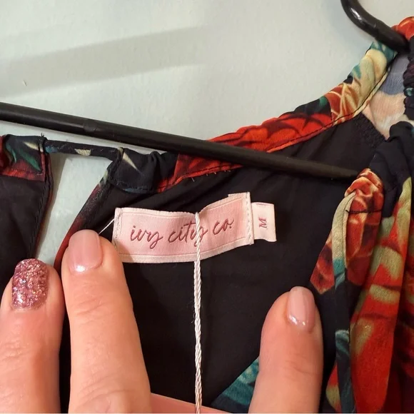 NWT Ivy City Co Imogen Vibrant Floral Long Sleeve Dress size medium Moody Floral - Picture 4 of 15